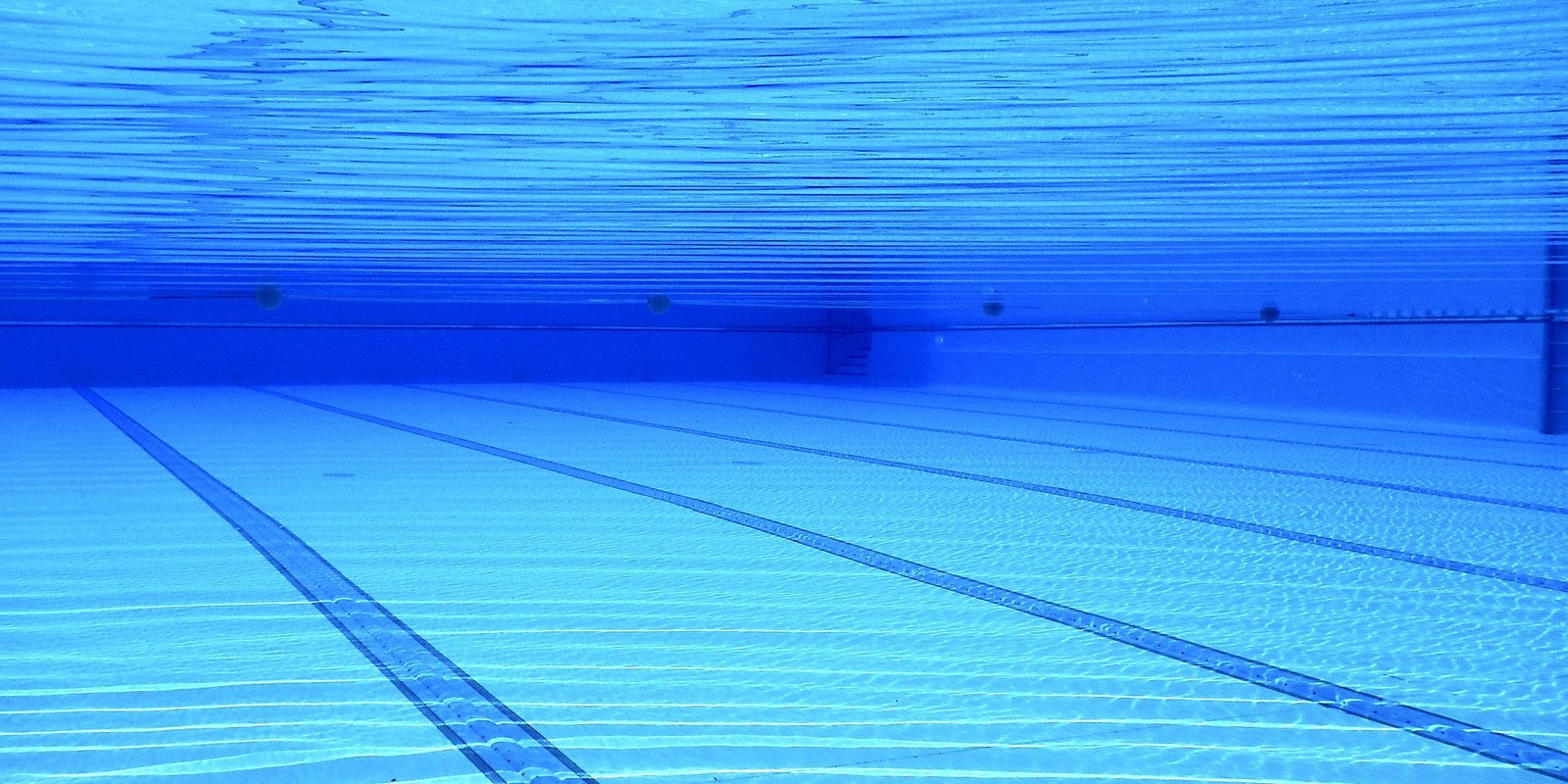 526663-swimming-pool-504780_1920