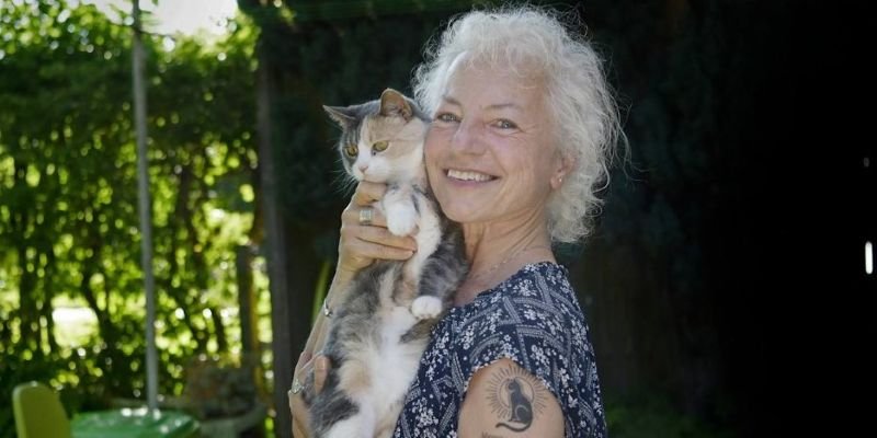 Petra Jernmark m katt_800x400_FOTO Jari Välitalo