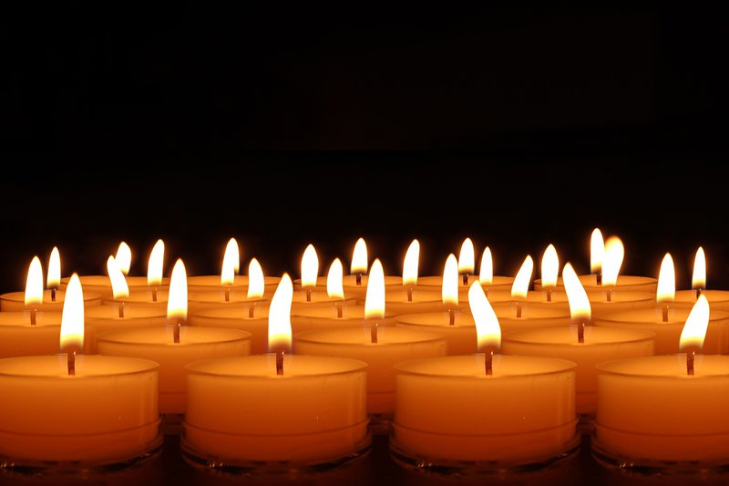 candles-492171_1920.jpg