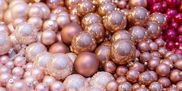 christmas-balls-2995437_640