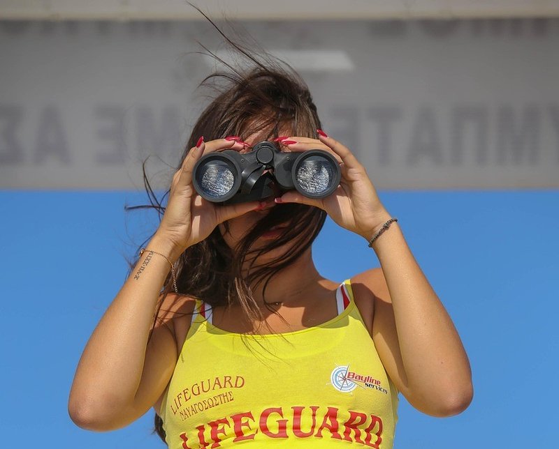 lifeguard-6849599_1280